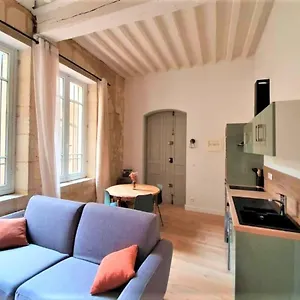 appartement-a-deux-pas-de-la-place-du-forum.fr-provencehotel.com/